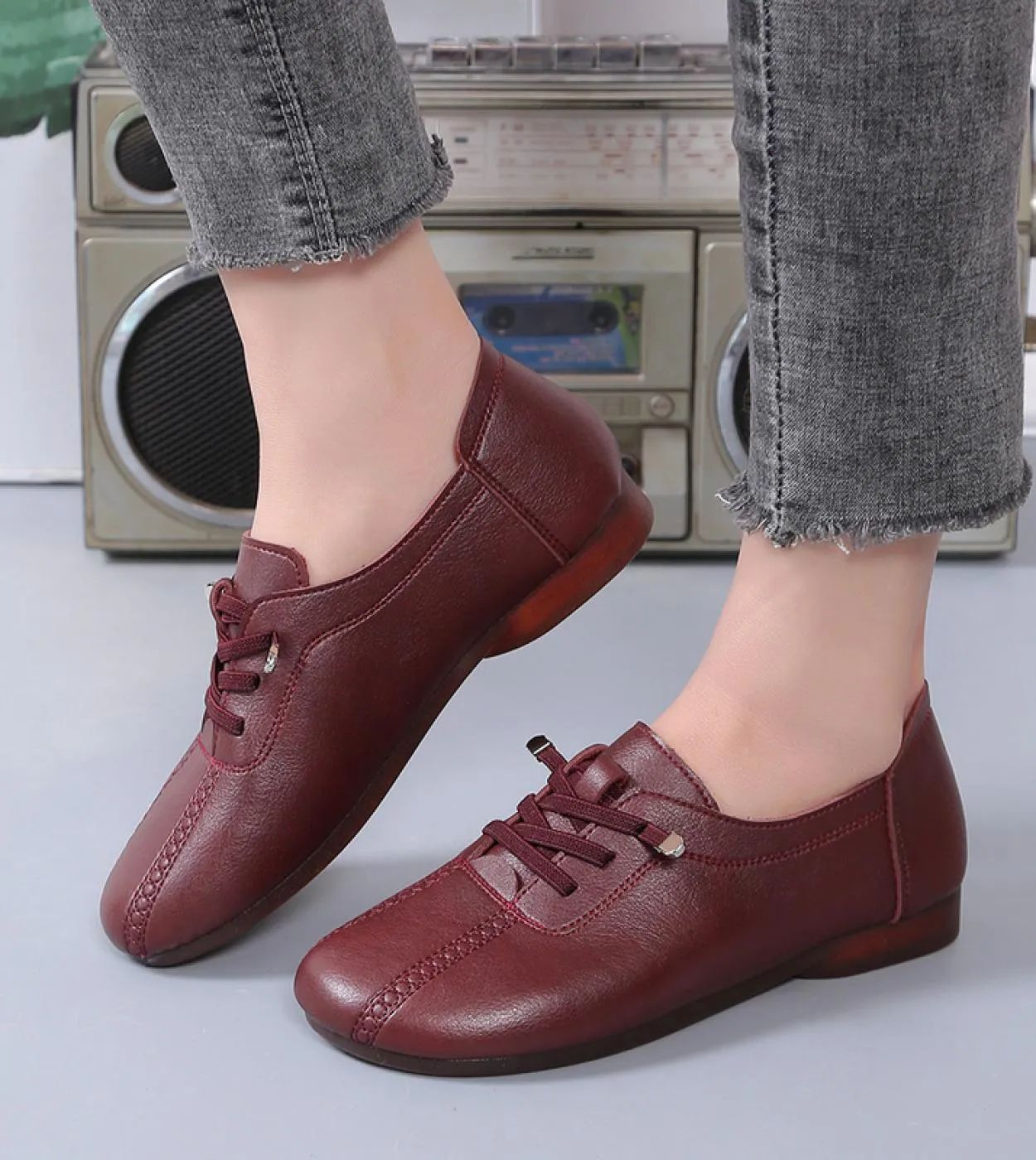 2022 New Women Leather Oxford Shoes Women Lace Up Flat Shoes Femme Retro Handmade Casual Shoes Women  Flats