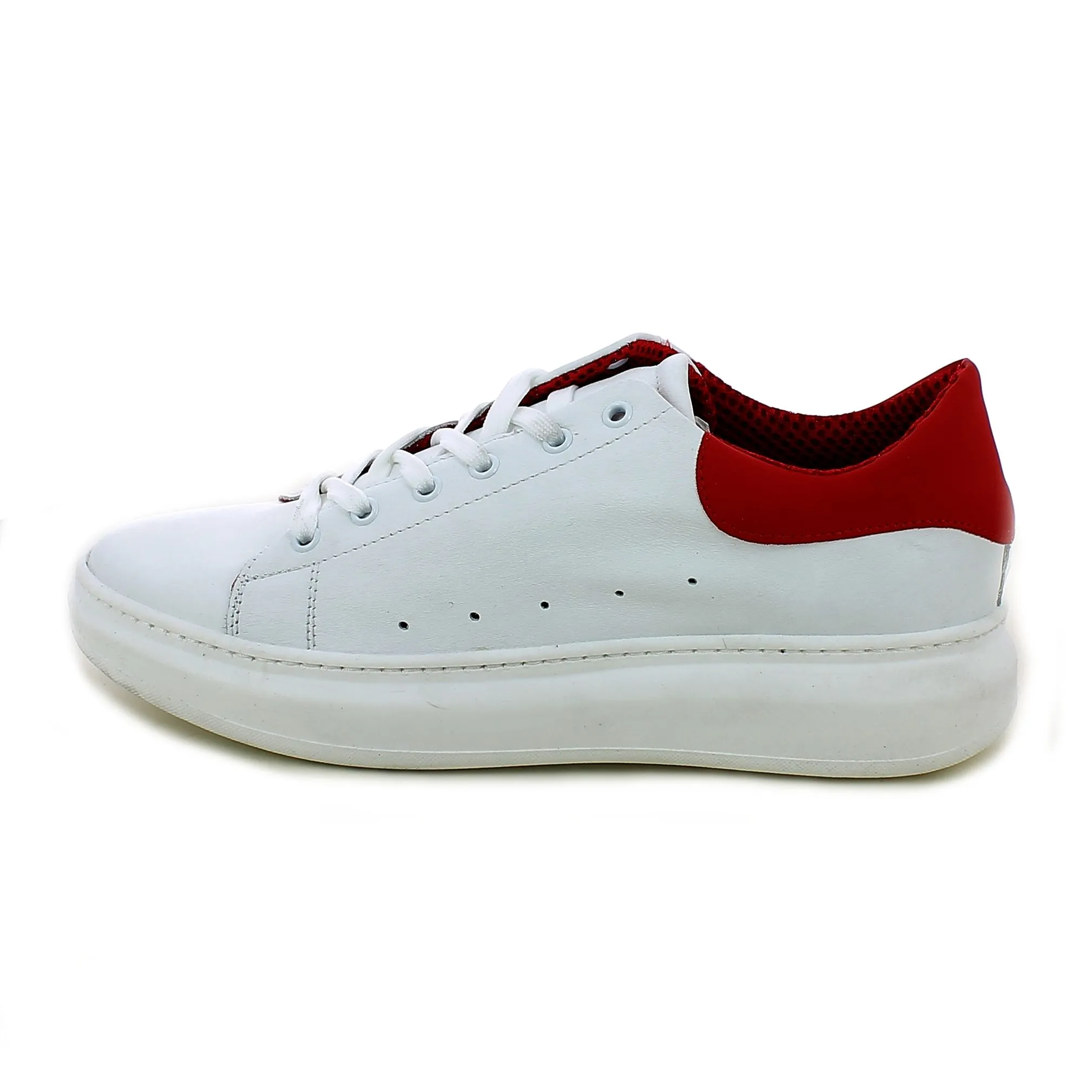 BRAND  Sneaker bianca con tallone rosso 