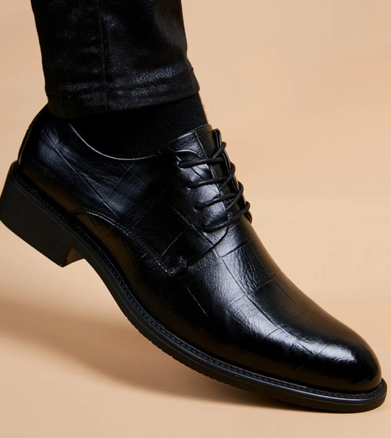 Comode scarpe eleganti nere da uomo Scarpe eleganti nere da uomo Liquidazione Nuovi uomini neri
