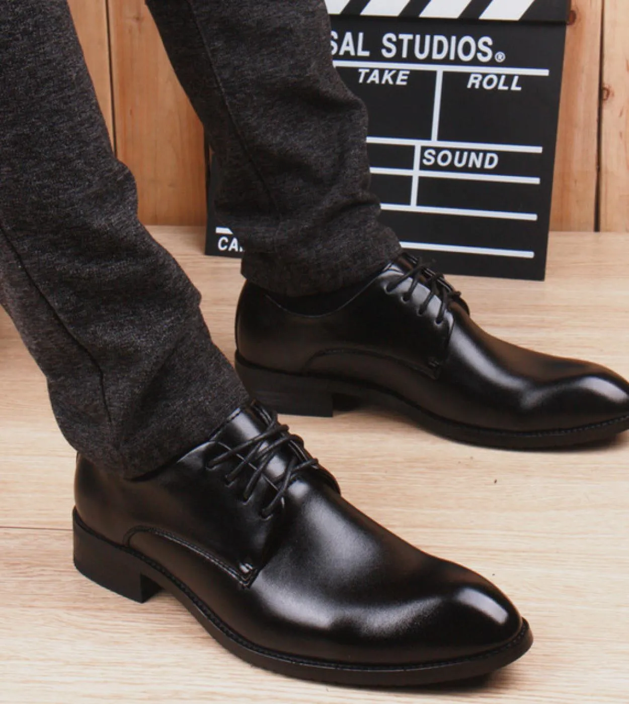 Comode scarpe eleganti nere da uomo Scarpe eleganti nere da uomo Liquidazione Nuovi uomini neri