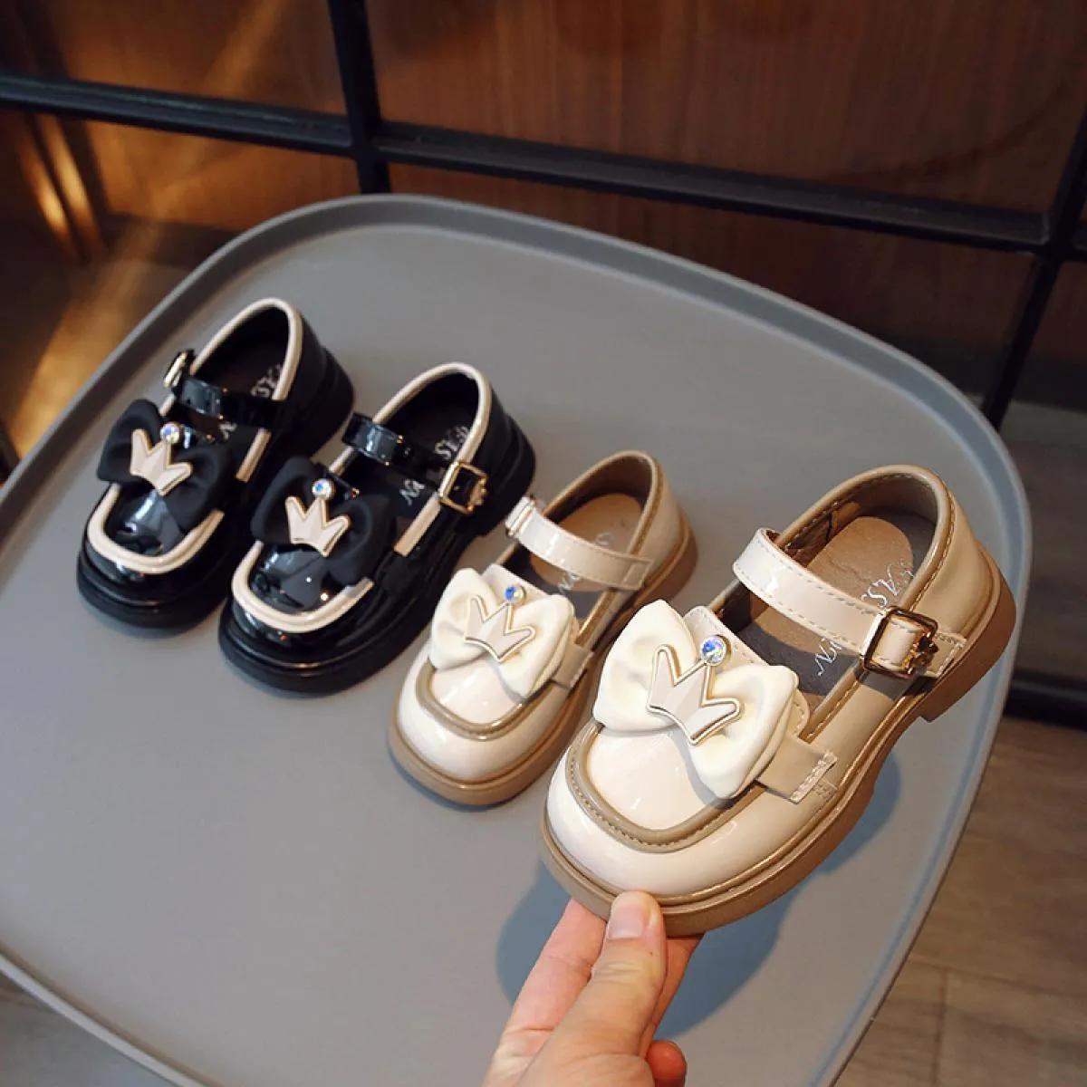 Crown Princess Girl All Match Pu Leahter Scarpe da ballo per feste Scarpe da sfilata per ragazze della scuola Scarpe classiche n