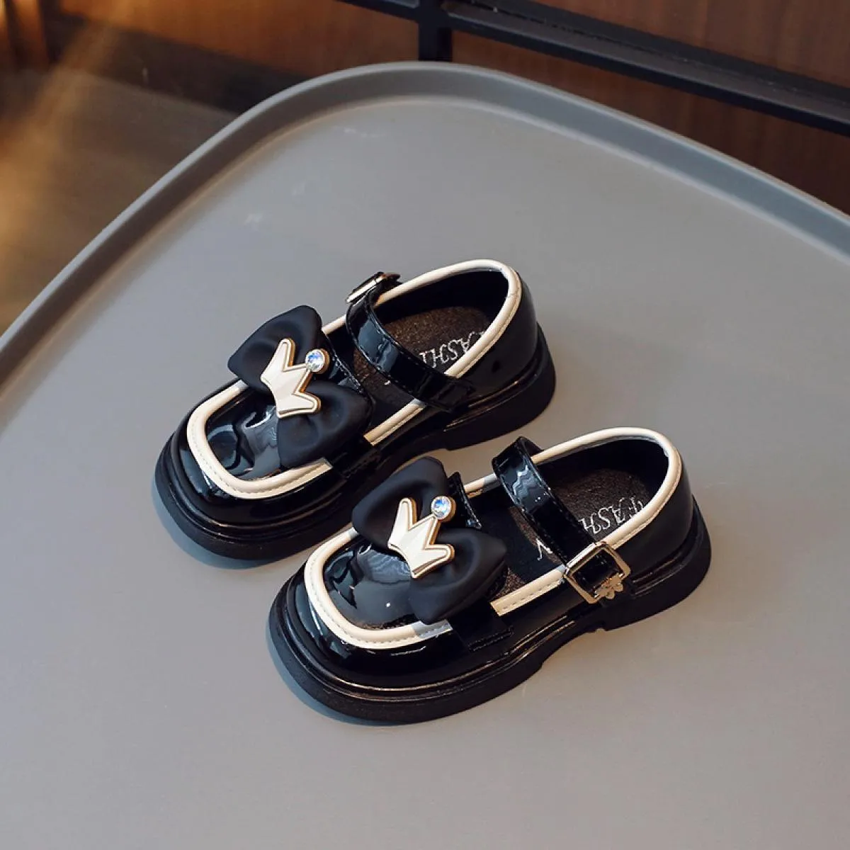 Crown Princess Girl All Match Pu Leahter Scarpe da ballo per feste Scarpe da sfilata per ragazze della scuola Scarpe classiche n