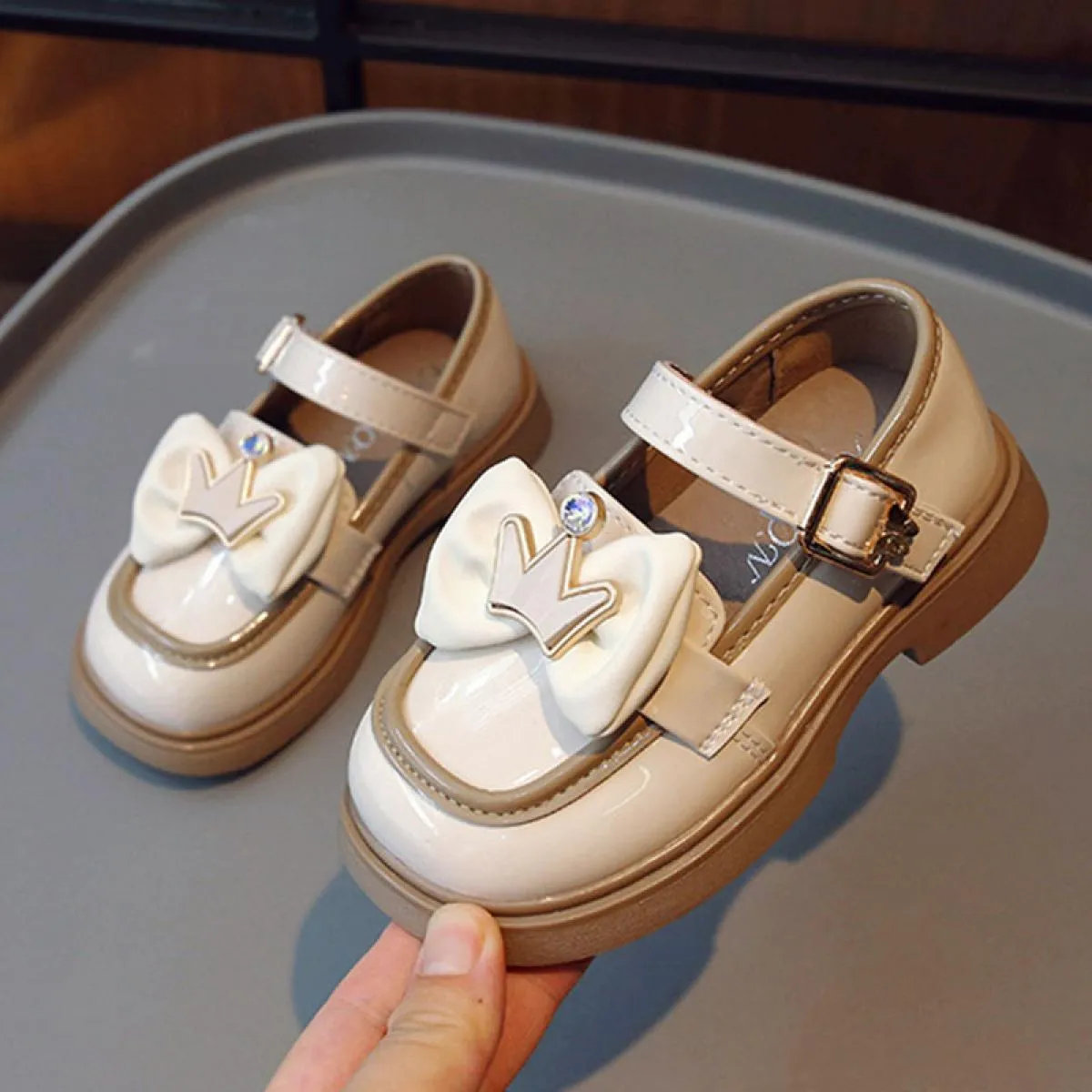 Crown Princess Girl All Match Pu Leahter Scarpe da ballo per feste Scarpe da sfilata per ragazze della scuola Scarpe classiche n