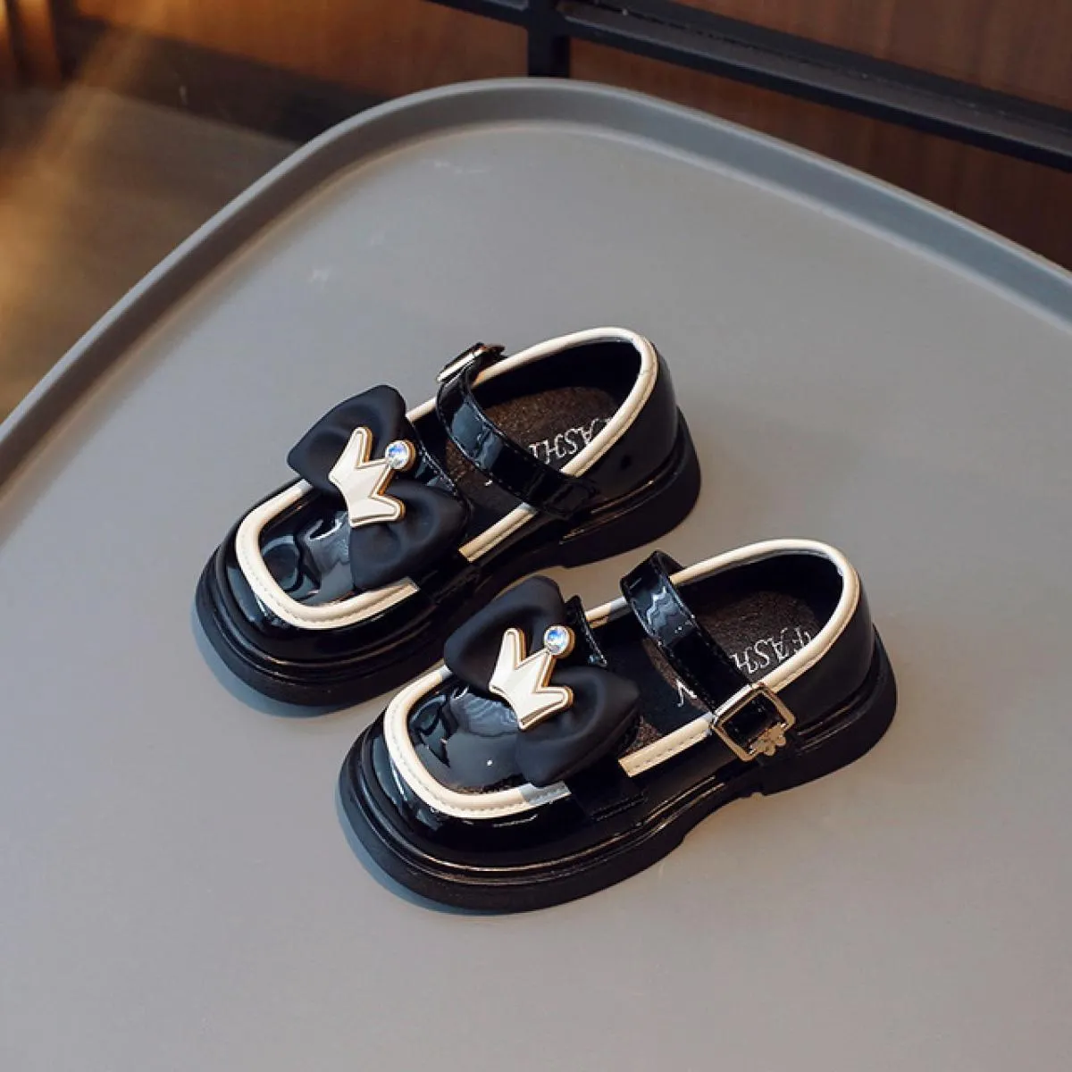 Crown Princess Girl All Match Pu Leahter Scarpe da ballo per feste Scarpe da sfilata per ragazze della scuola Scarpe classiche n