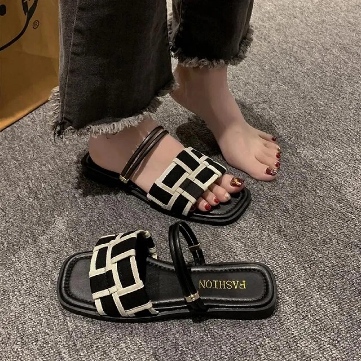 New Trend Appartamenti estivi Pantofole da donna Scarpe casual Infradito con punta aperta Sandali eleganti da spiaggia Scarpe da