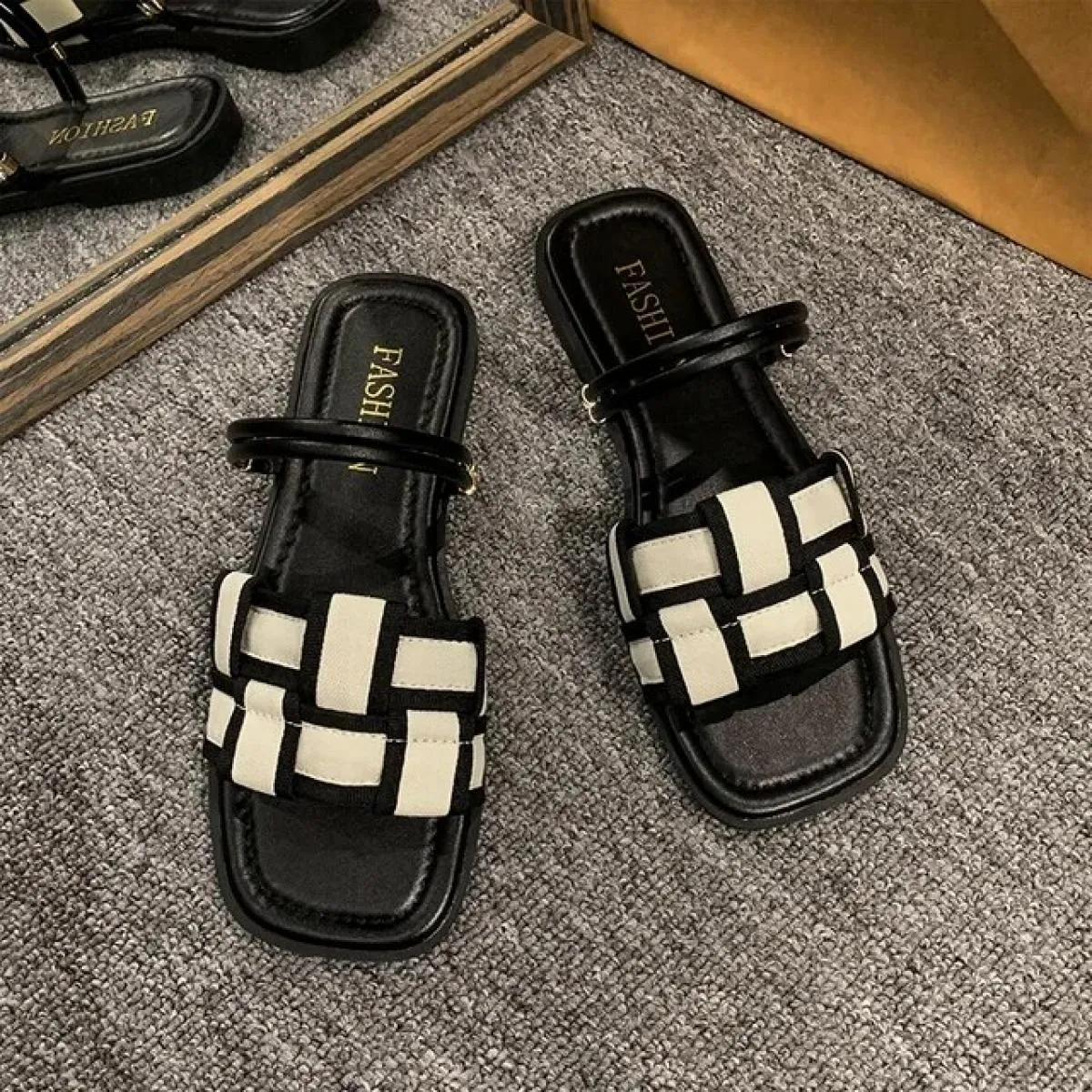 New Trend Appartamenti estivi Pantofole da donna Scarpe casual Infradito con punta aperta Sandali eleganti da spiaggia Scarpe da