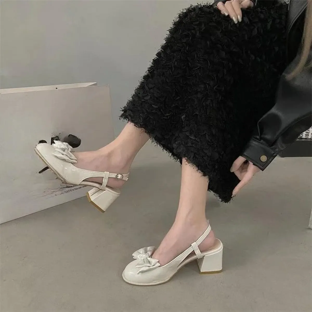 Nuovi sandali da donna Scarpe casual primavera estate scavate Scarpe eleganti da donna Décolleté da donna Tacchi alti