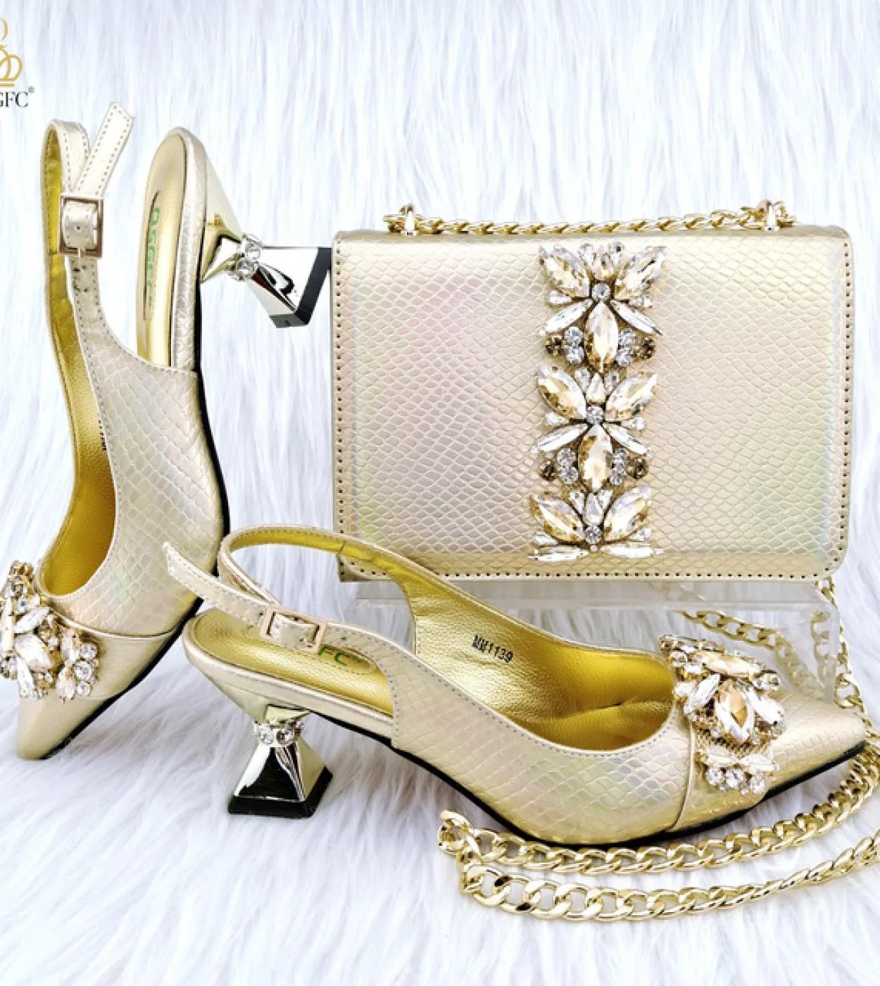 Qsgfc Scarpe e borsa da donna di design di fascia alta Scarpe classiche nobili abbinate Borsa per scarpe stile borsa solida Gran