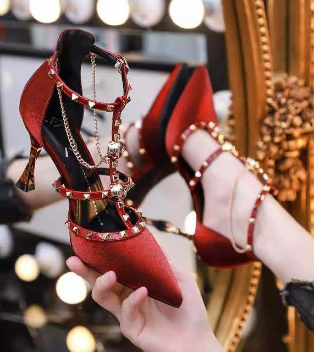 Sandali eleganti di design Trendyol Eleganti scarpe a spillo da donna con gonna Tacchi alti con rivetti sottili Scarpe da sposa