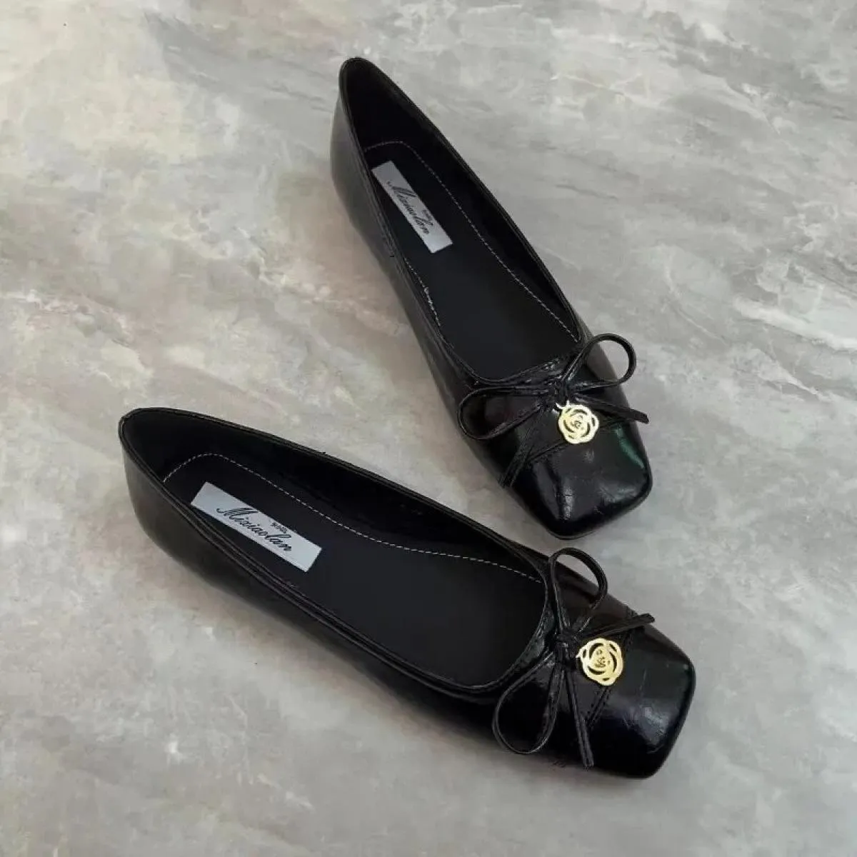 Scarpe basse da donna scarpe eleganti con fiocco primaverile 2024 nuovi sandali da passeggio per feste da donna firmati scarpe d