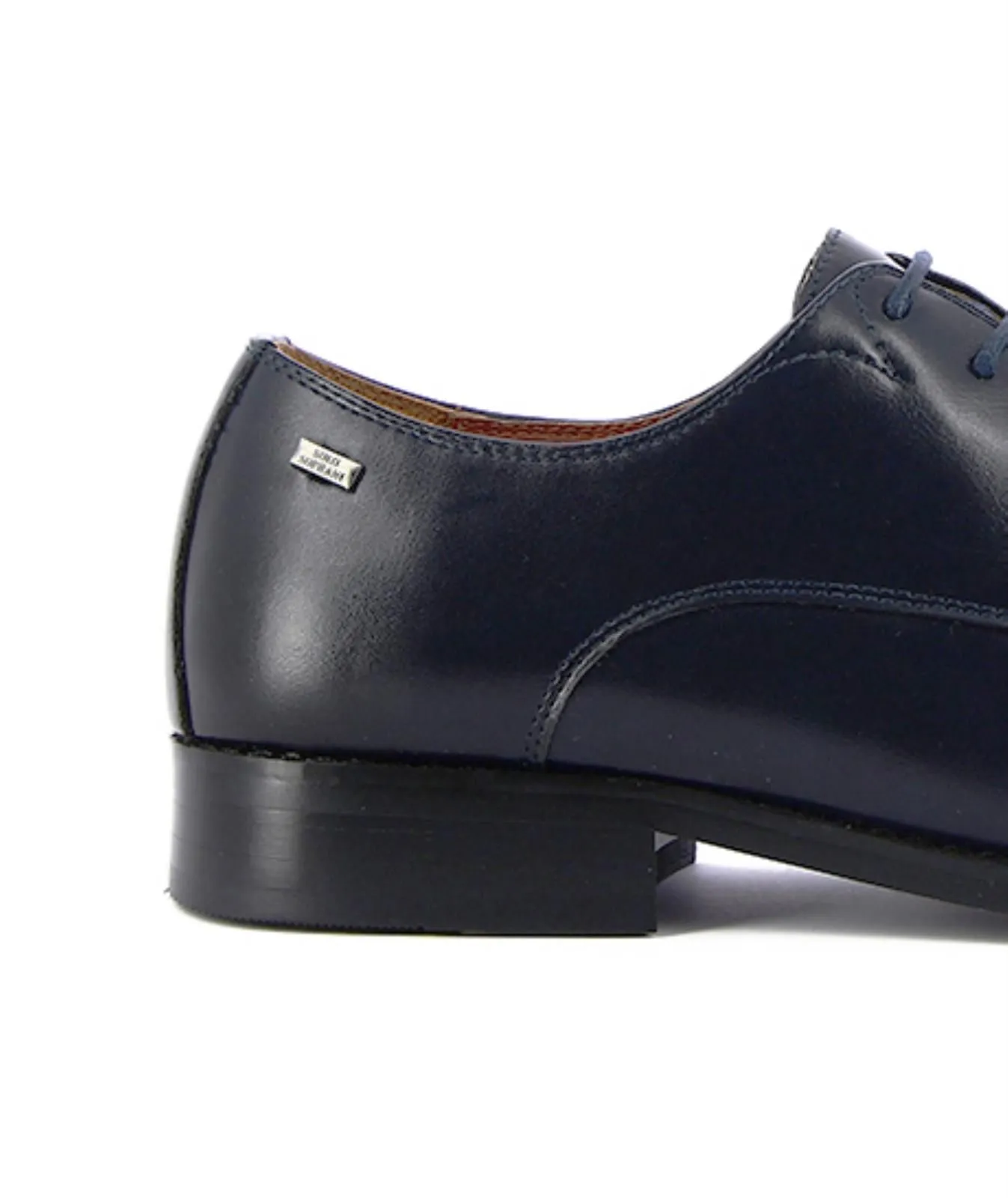 Scarpe eleganti blu con lacci e puntina segnata