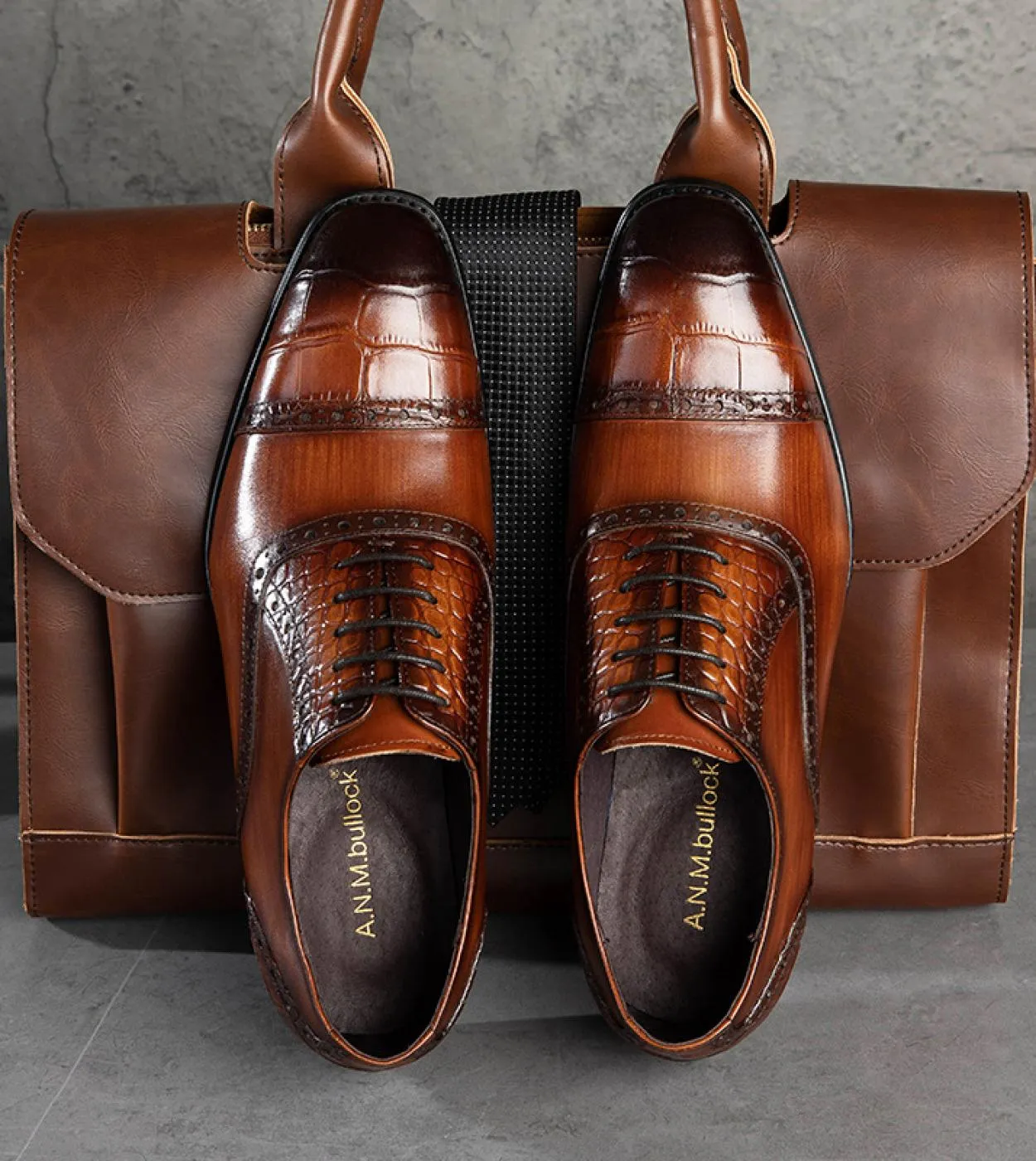 Scarpe eleganti da uomo con motivo a coccodrillo di marca Scarpe eleganti da uomo in vera pelle di lusso con lacci a punta sarch