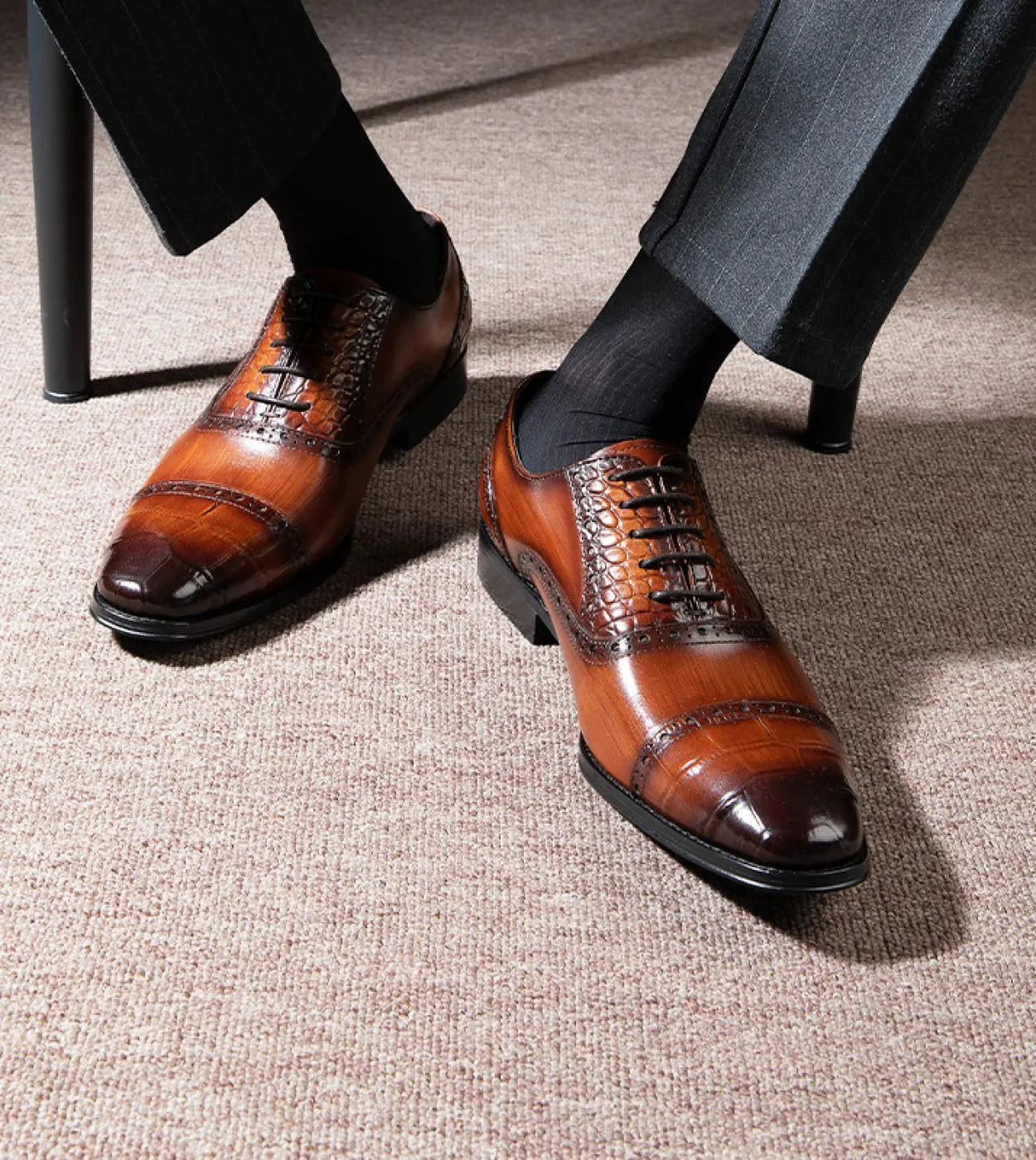 Scarpe eleganti da uomo con motivo a coccodrillo di marca Scarpe eleganti da uomo in vera pelle di lusso con lacci a punta sarch