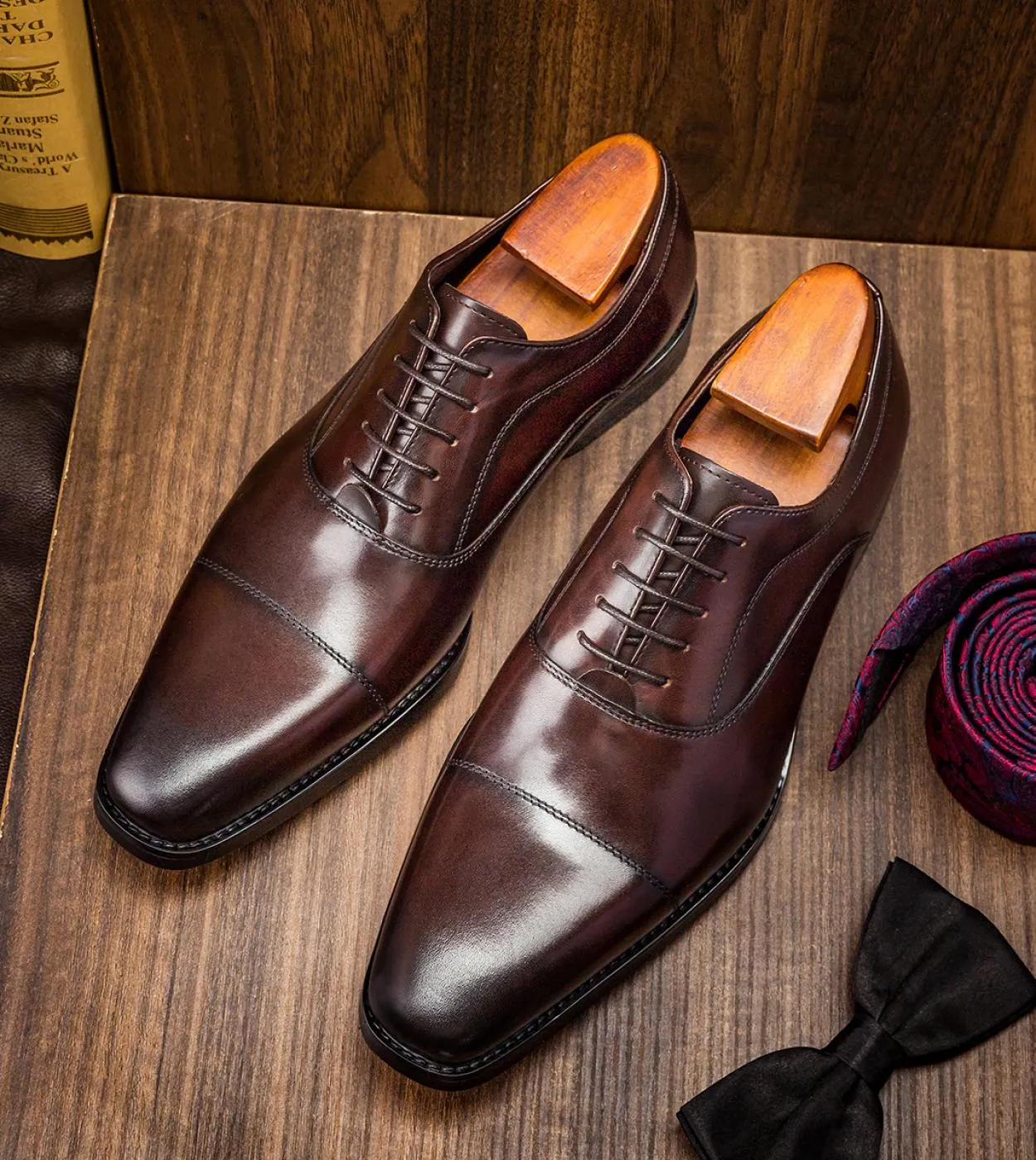 Scarpe eleganti da uomo di tendenza britannica 2022 Autunno nuovo stile qualità vera pelle di mucca bordeaux eleganti scarpe da