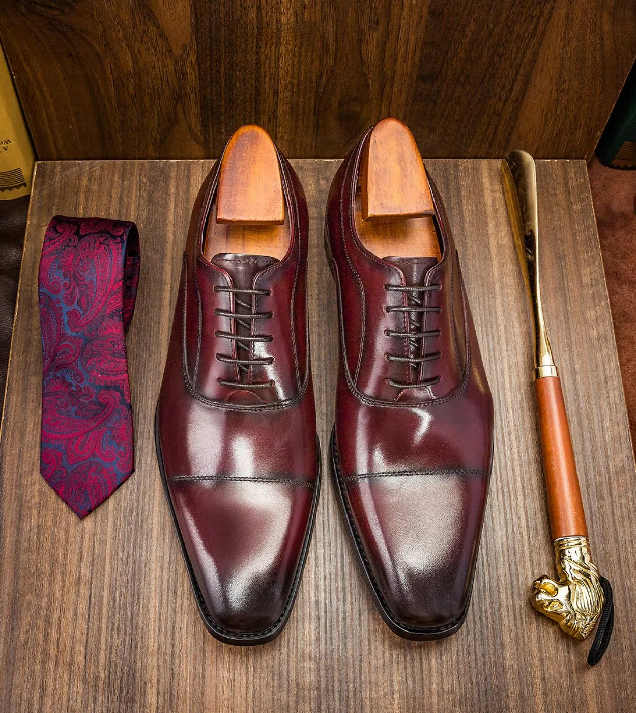 Scarpe eleganti da uomo di tendenza britannica 2022 Autunno nuovo stile qualità vera pelle di mucca bordeaux eleganti scarpe da