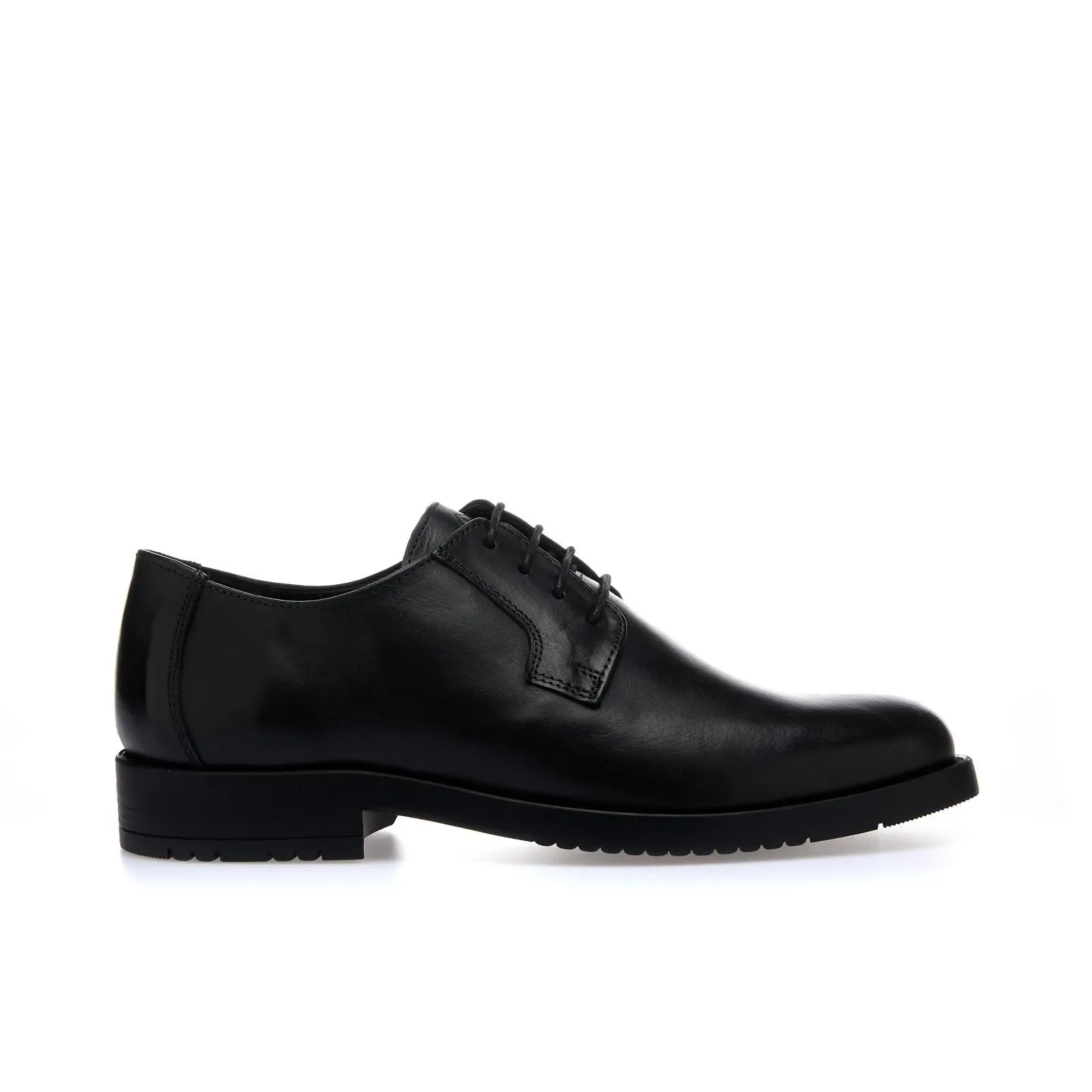 Scarpe eleganti nere in pelle con lacci