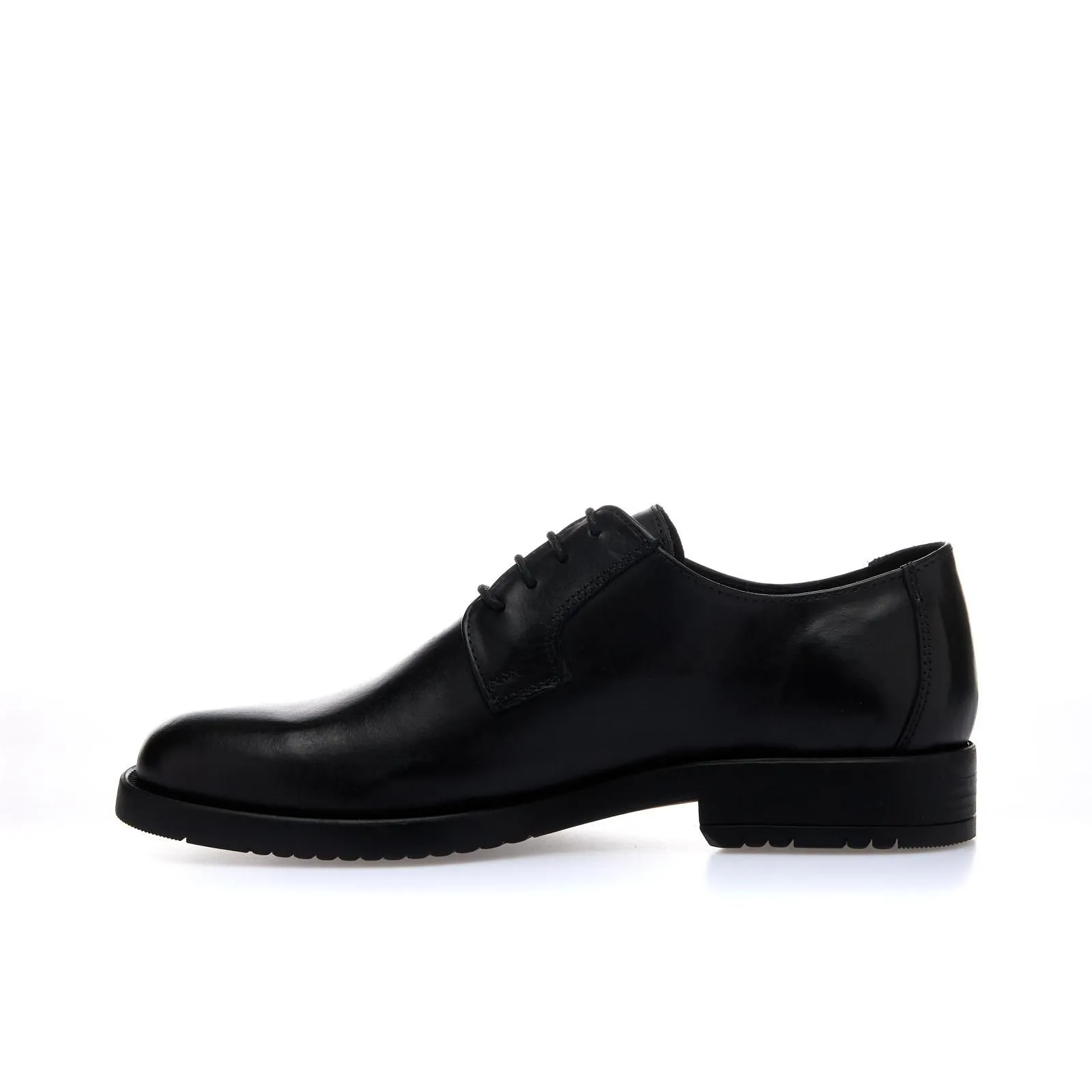 Scarpe eleganti nere in pelle con lacci