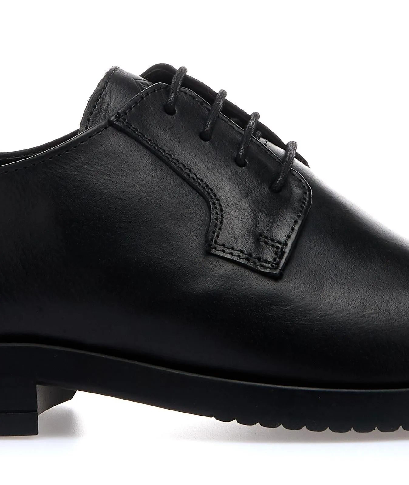 Scarpe eleganti nere in pelle con lacci