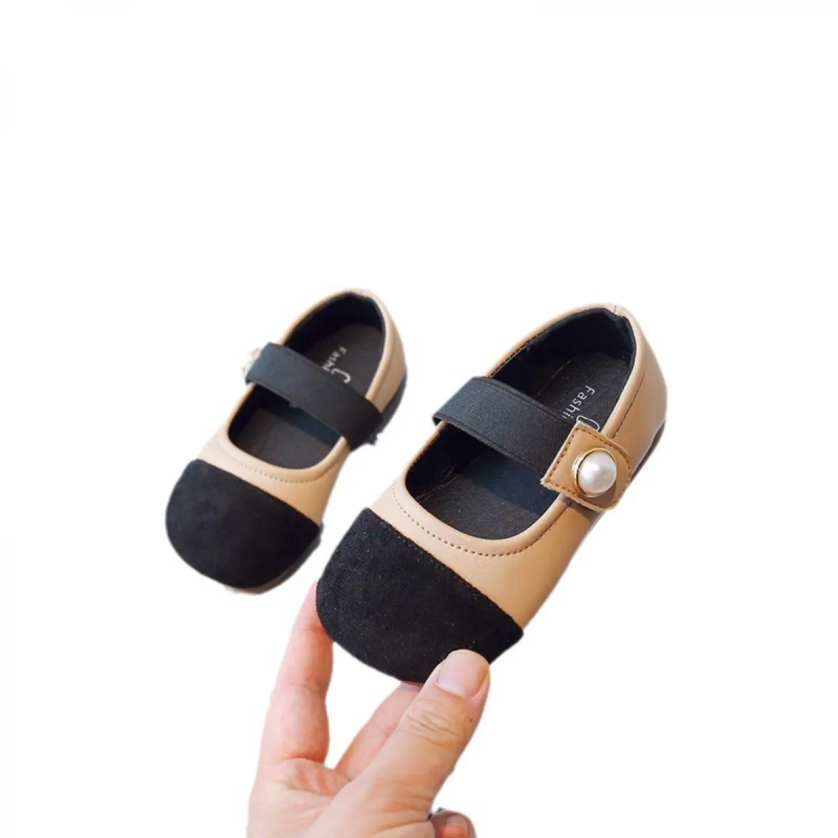 Scarpe in pelle per bambina di colore nuovo mix Marchio Desginer Pearl Scarpe da scuola per bambini Ragazze Scarpe eleganti Mary